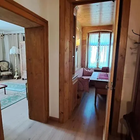 L'elegante Di Mimmi Venas